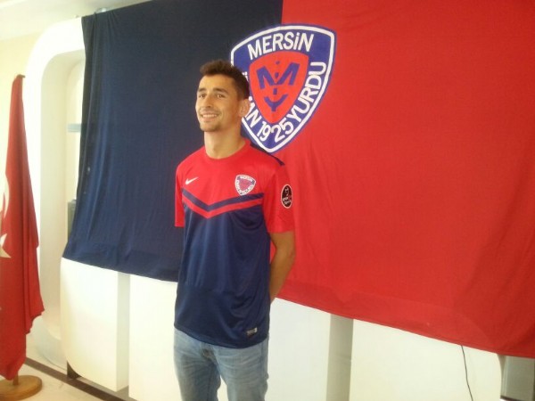 Loret Sadiku'dan 3 Yıllık İmza Loret Sadiku'dan 3 Yıllık İmza